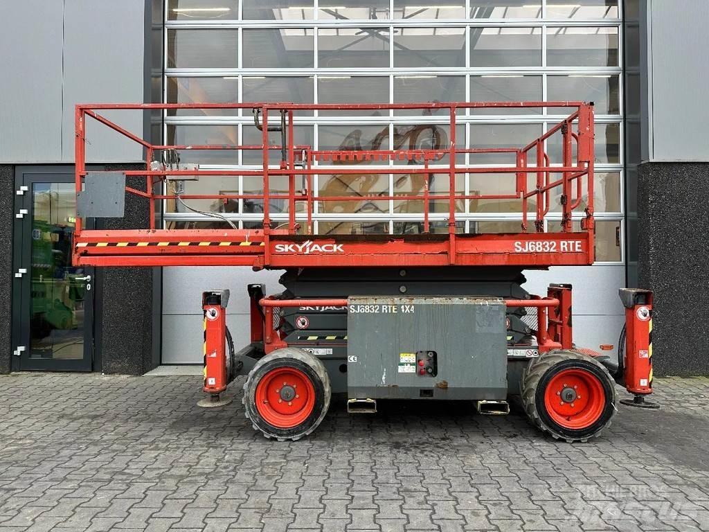 SkyJack SJ6832 RTE Ανυψωτήρες ψαλιδωτής άρθρωσης