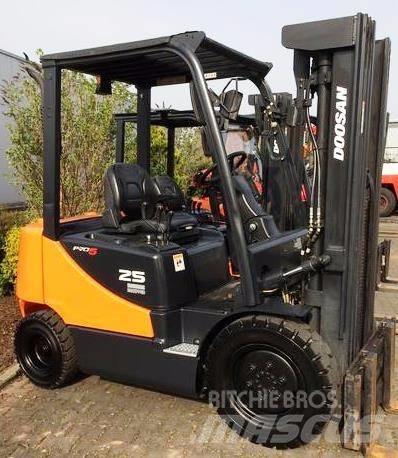 Doosan D25S-5 Πετρελαιοκίνητα Κλαρκ