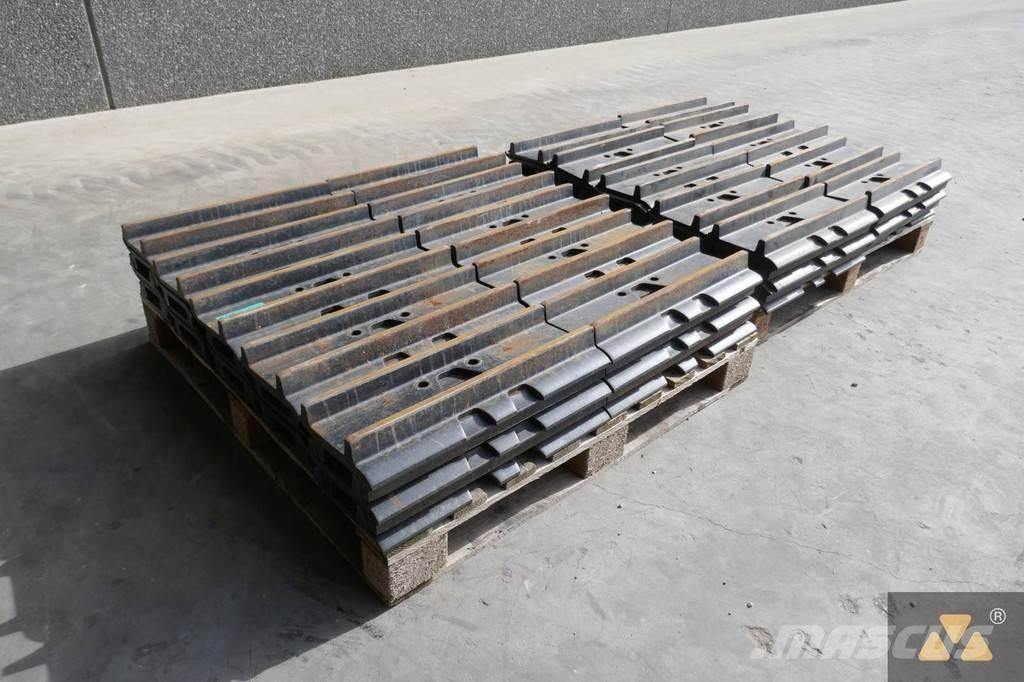 CAT 330 Trackshoes Ελαστικά και ζάντες