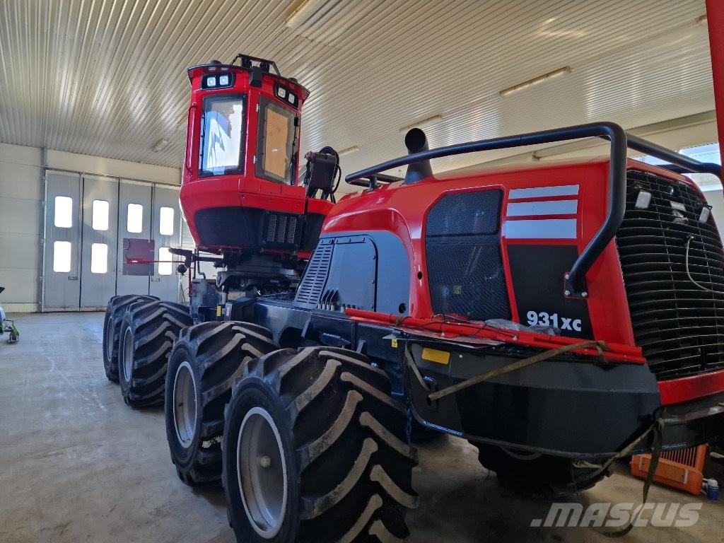 Komatsu 931 XC Θεριζοαλωνιστικές μηχανές