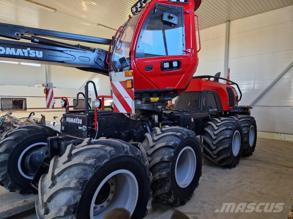 Komatsu 931 XC Θεριζοαλωνιστικές μηχανές