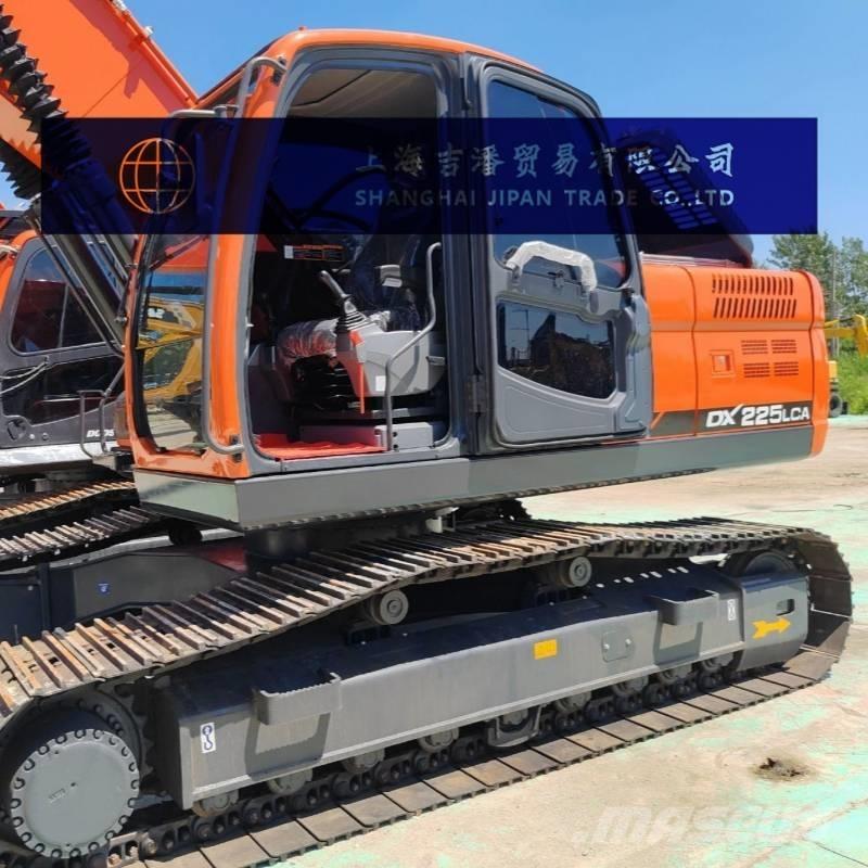 Doosan DX 225 Εκσκαφείς με ερπύστριες