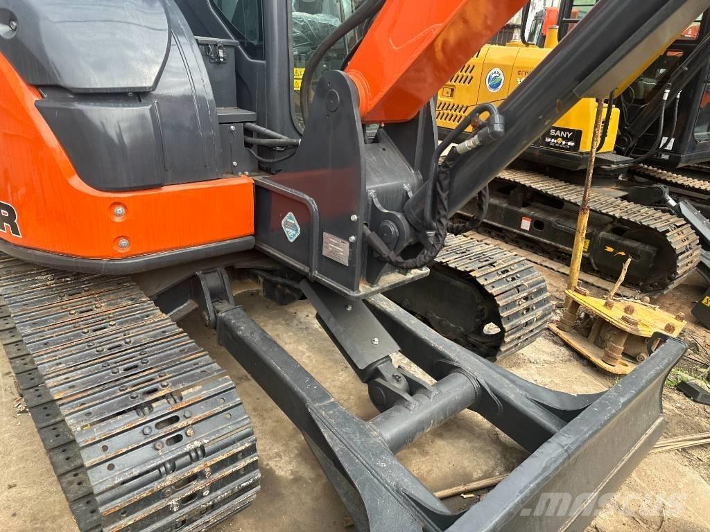 Hitachi ZX68USR-5A Εκσκαφάκι (διαβολάκι) < 7t