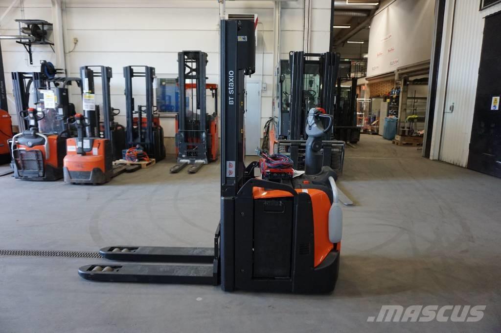 Toyota SPE120L Παλετοφόρα πεζού χειριστή με ιστό