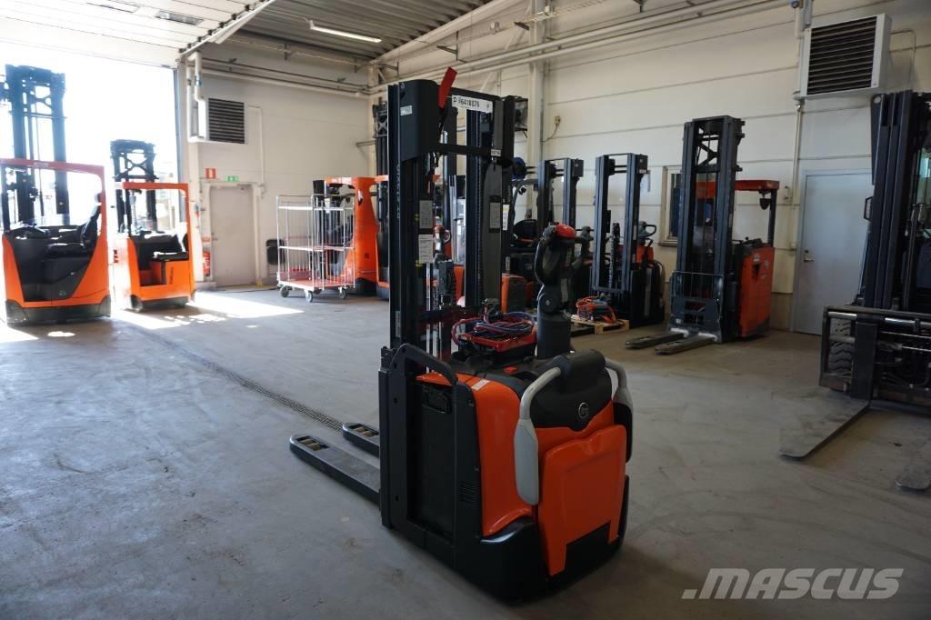 Toyota SPE120L Παλετοφόρα πεζού χειριστή με ιστό