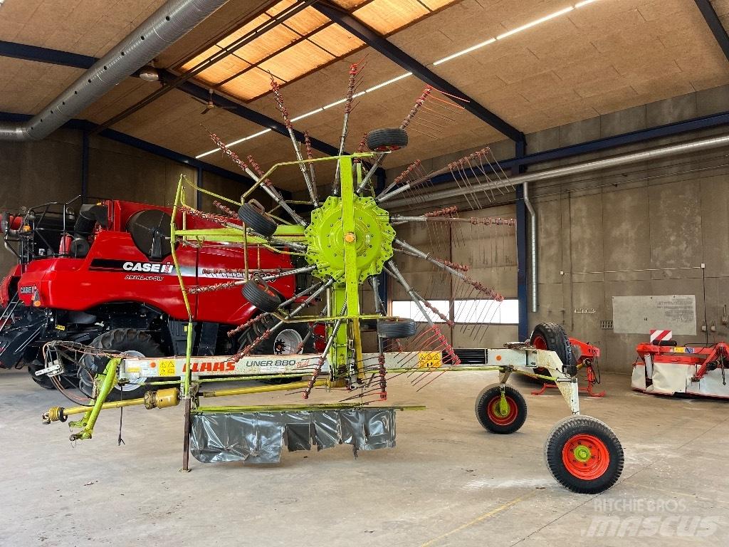 CLAAS Liner 880 L Τσουγκράνες και χορτοξηραντικές μηχανές
