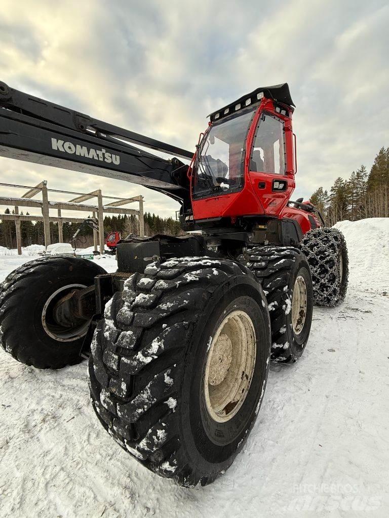 Komatsu 951 Θεριζοαλωνιστικές μηχανές