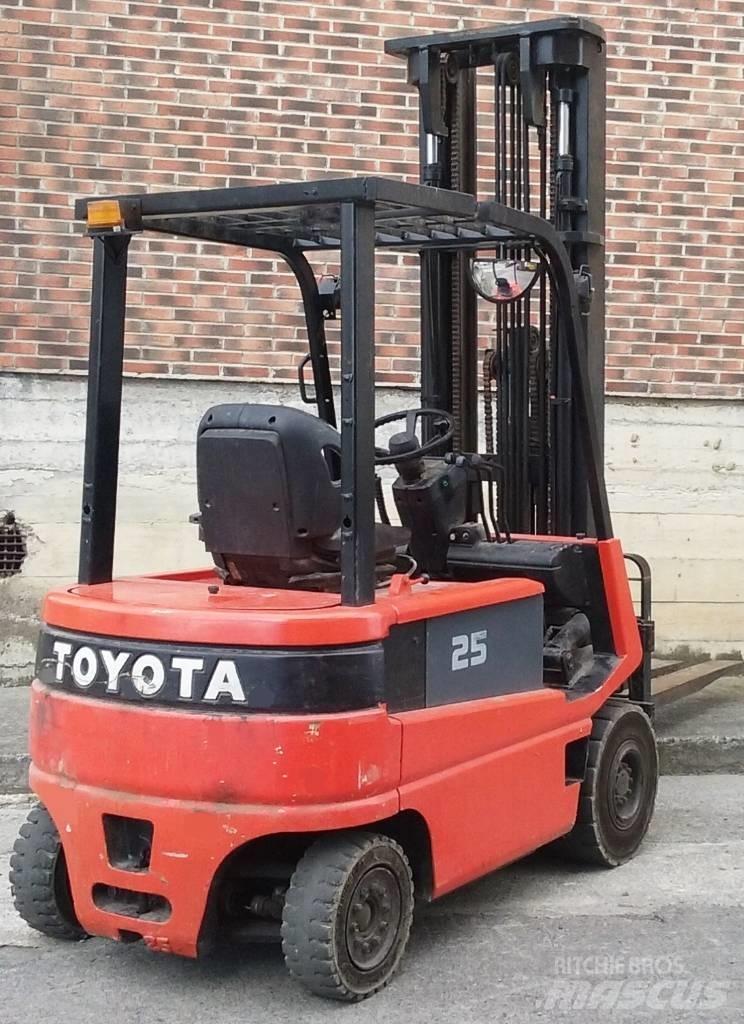 Toyota FBMF25 Ηλεκτρικά περονοφόρα ανυψωτικά κλαρκ