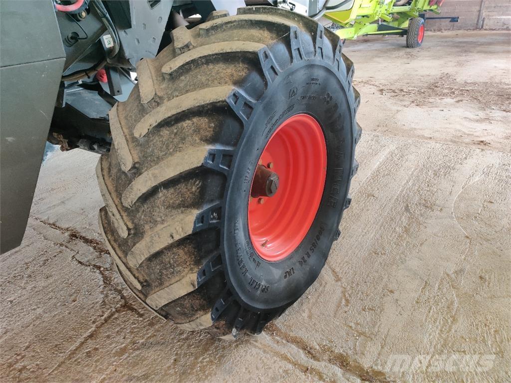 CLAAS TUCANO 480 Θεριζοαλωνιστικές μηχανές