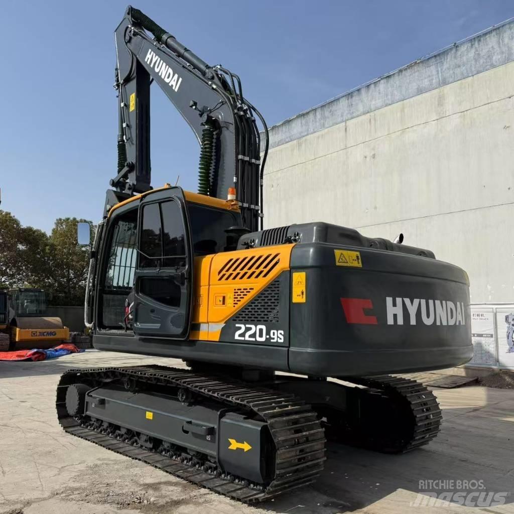 Hyundai R220-9S Εκσκαφείς με ερπύστριες
