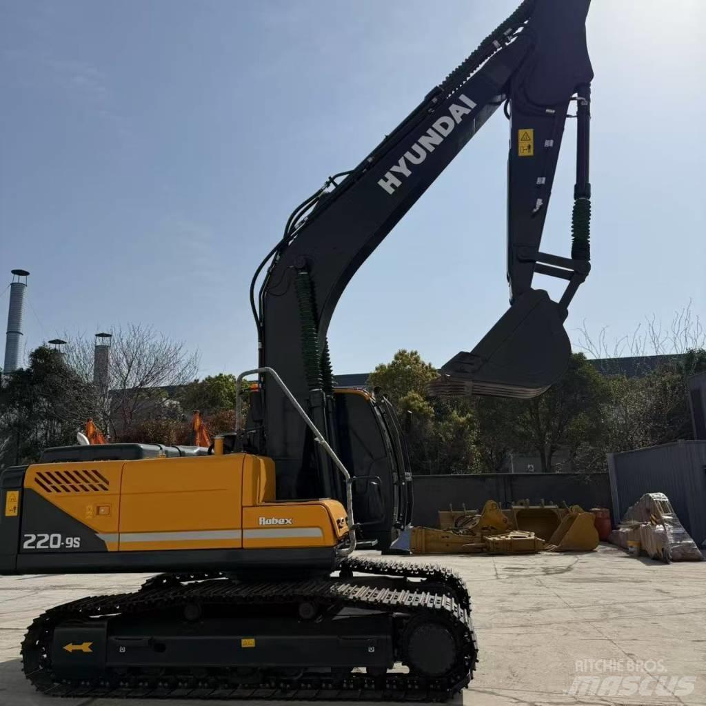 Hyundai R220-9S Εκσκαφείς με ερπύστριες