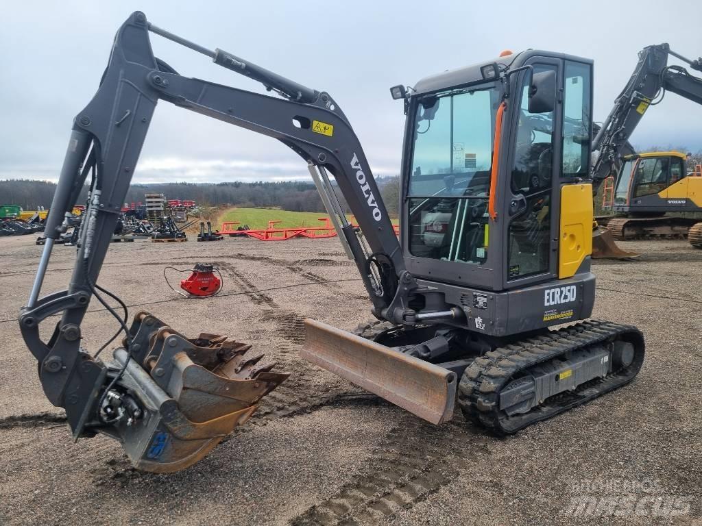 Volvo ECR25 D Εκσκαφάκι (διαβολάκι) < 7t
