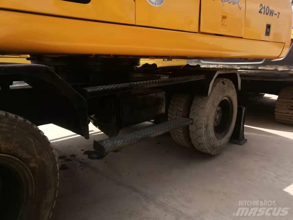 Hyundai 210-7 Εκσκαφείς με τροχούς - λάστιχα