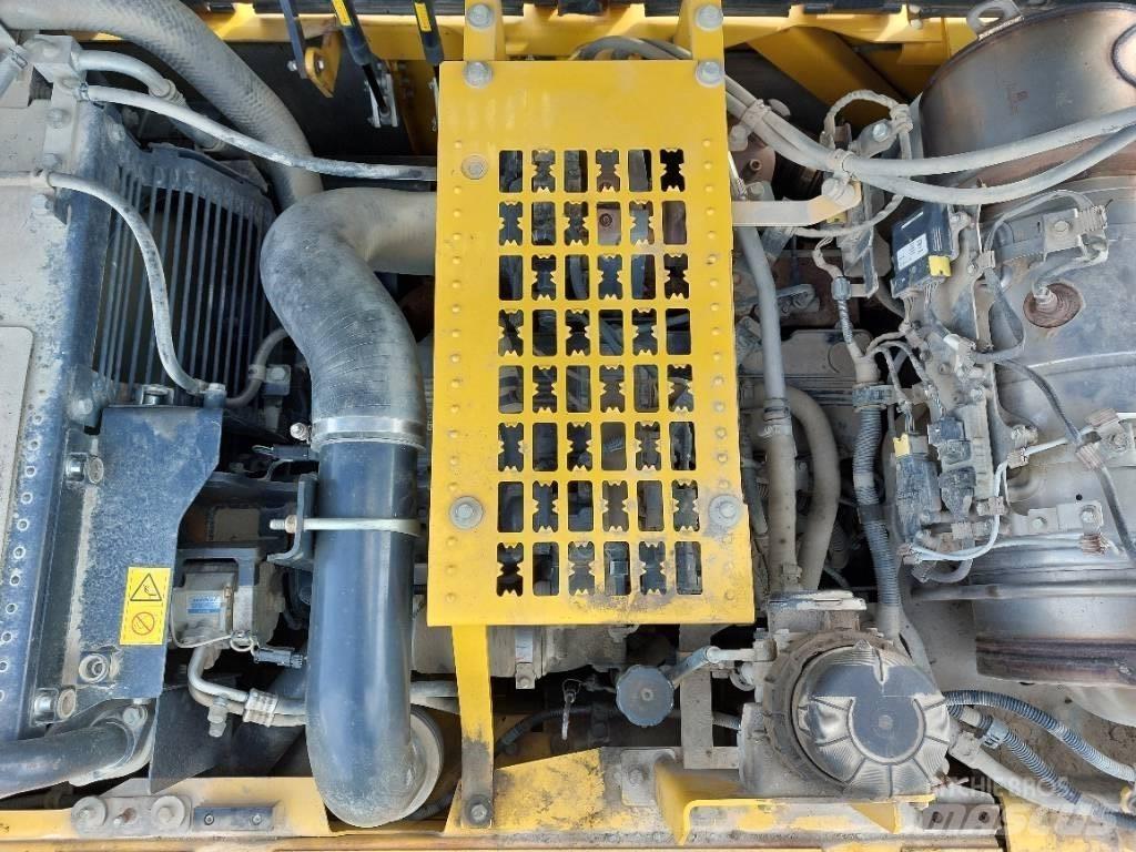 Komatsu HB365LC-3 Εκσκαφείς με ερπύστριες