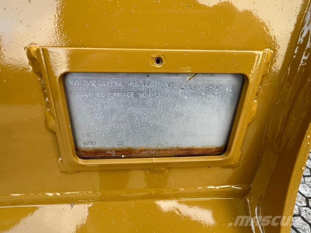 CAT 326-07 Εκσκαφείς με ερπύστριες