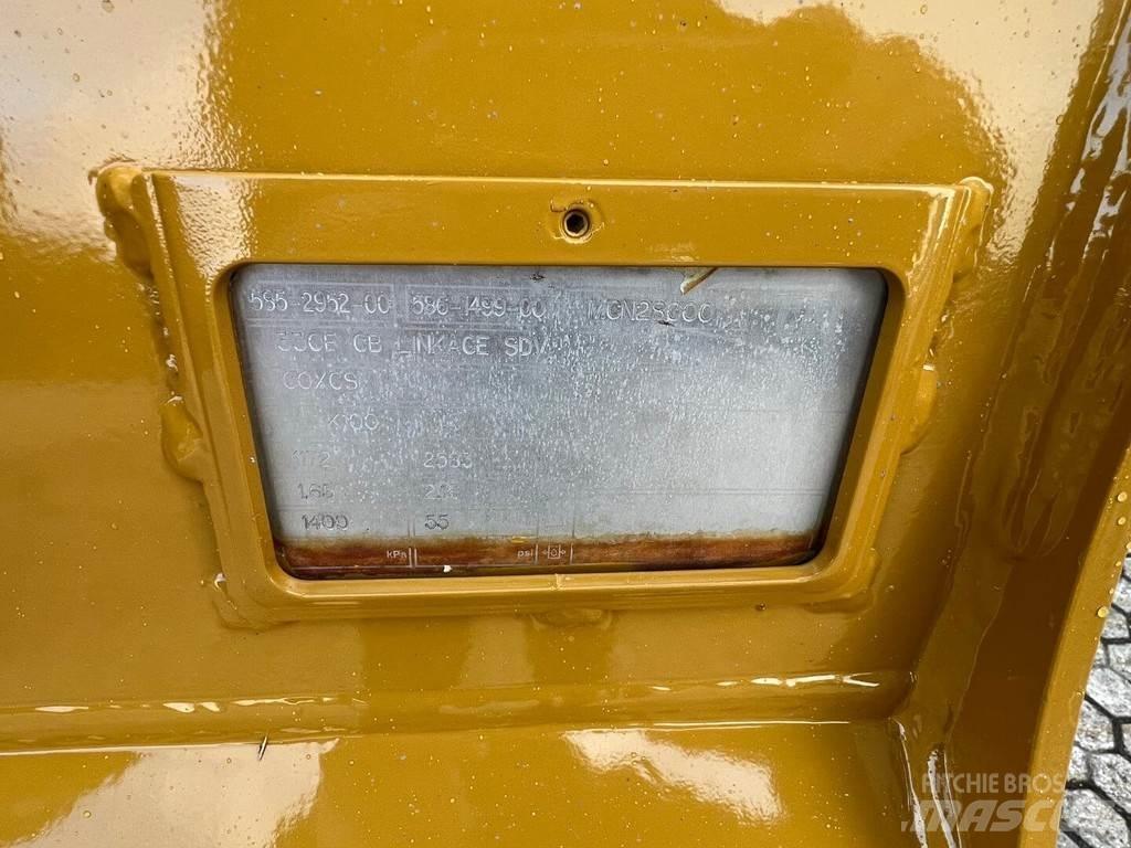CAT 326-07 Εκσκαφείς με ερπύστριες