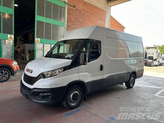 Iveco 35S16 Κλούβες με συρόμενες πόρτες
