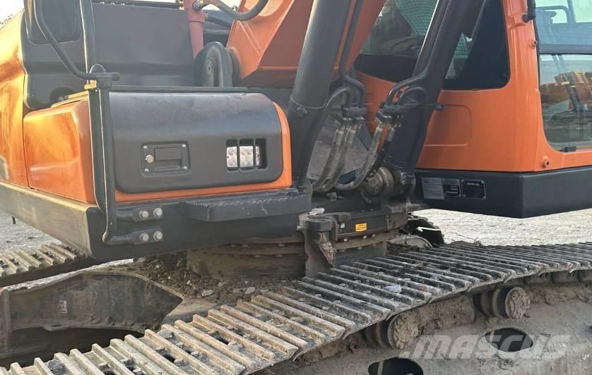 Doosan DX220 Εκσκαφείς με ερπύστριες