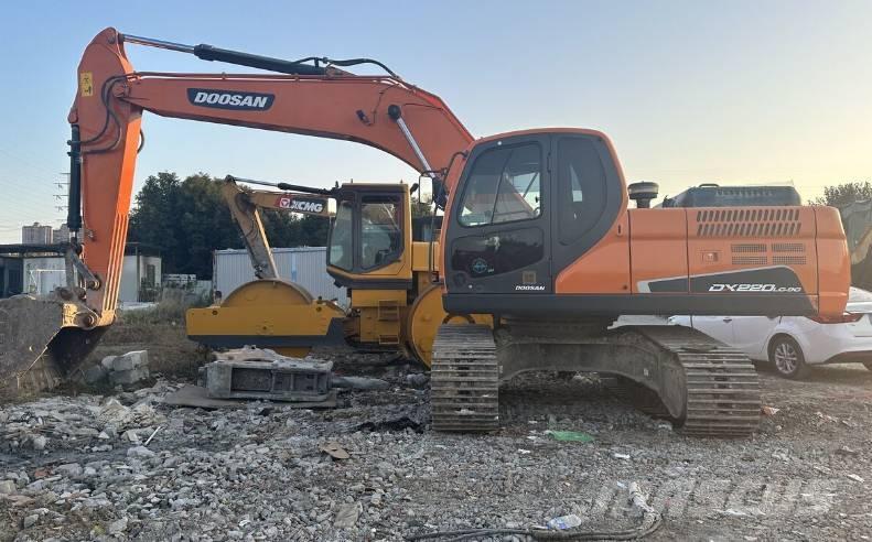 Doosan DX220 Εκσκαφείς με ερπύστριες