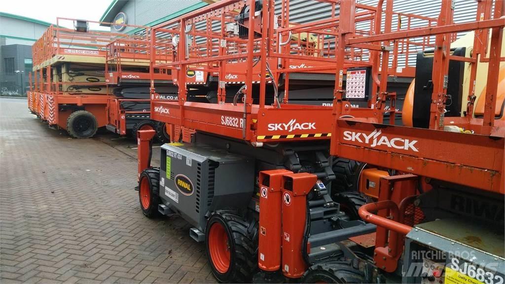 SkyJack 6832RT Ανυψωτήρες ψαλιδωτής άρθρωσης