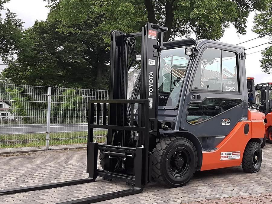 Toyota 02-8FGF25 Περονοφόρα ανυψωτικά κλαρκ με φυσικό αέριο LPG