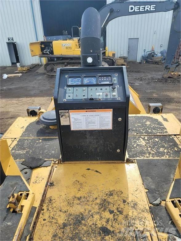 CAT AP-655C Επίστρωση ασφάλτου