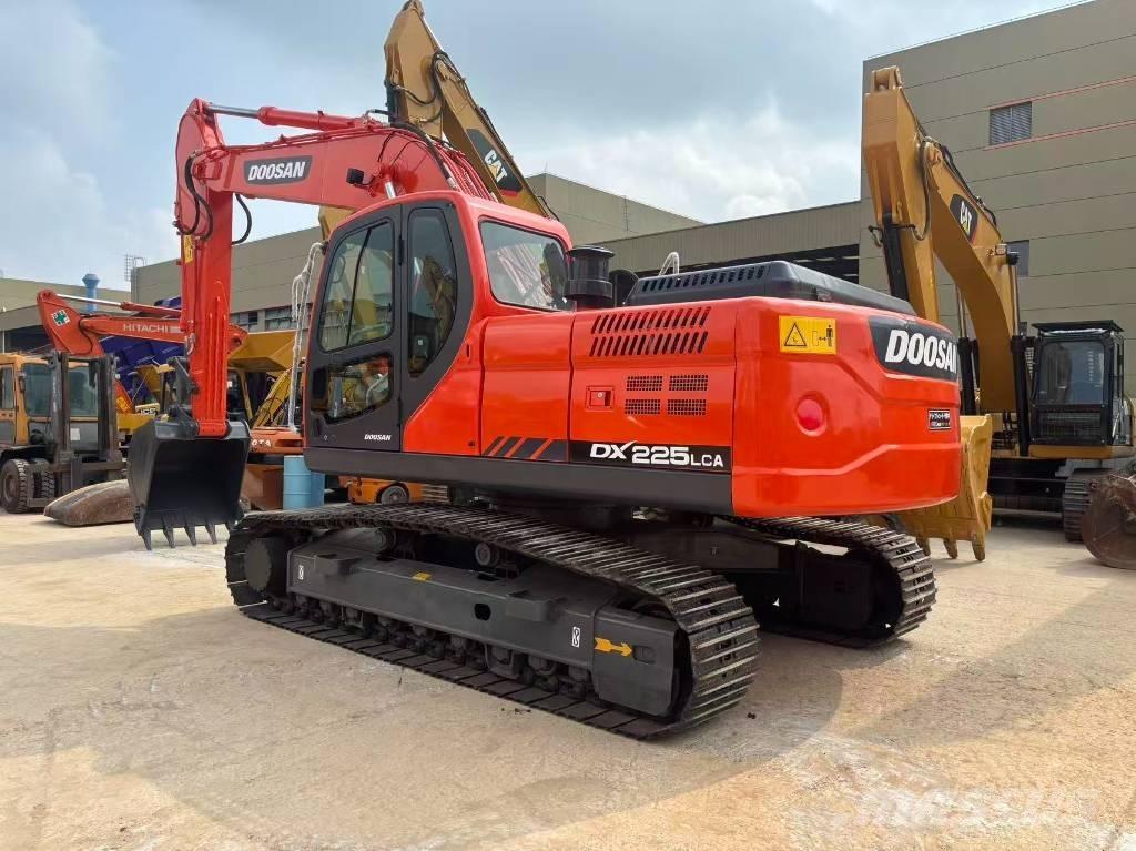 Doosan 225 LC Εκσκαφείς με ερπύστριες