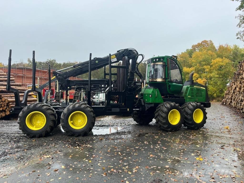 John Deere 1110 E Μεταφορείς ξυλείας