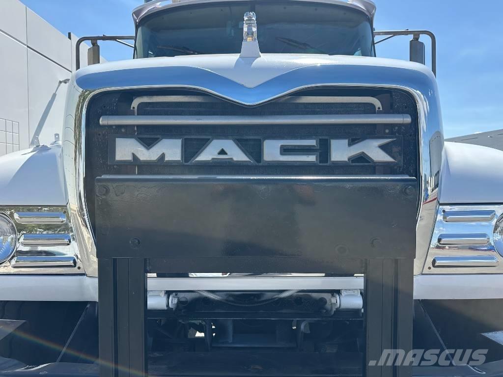 Mack CV 713 Φορτηγά με γερανό & γάτζο