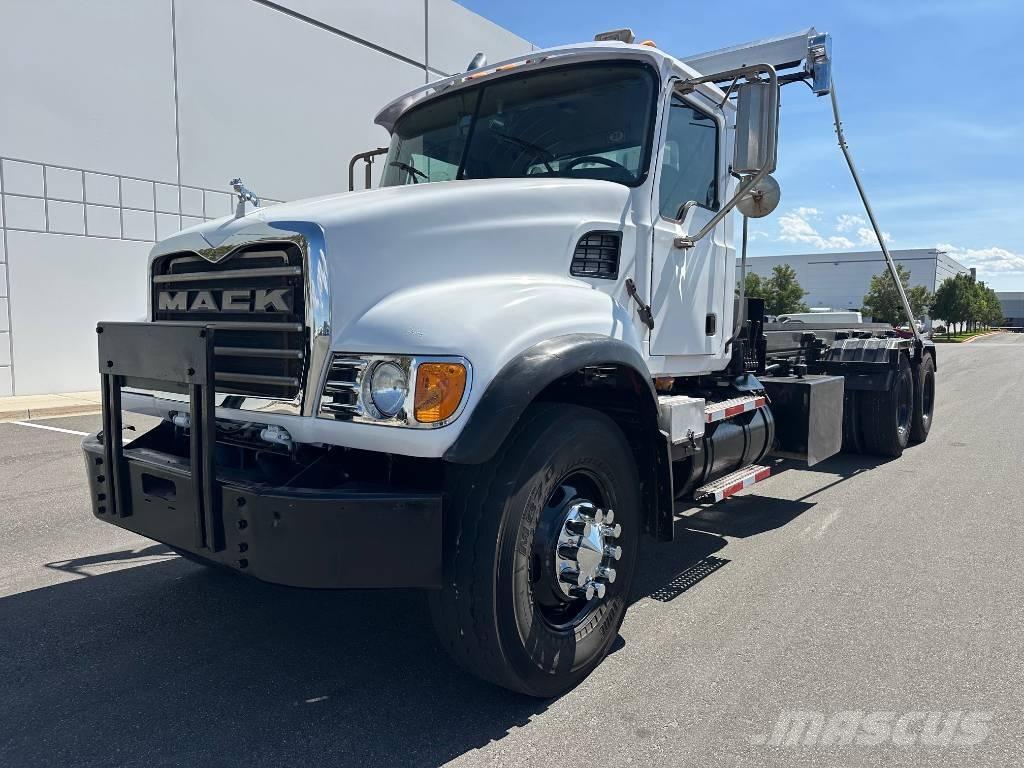 Mack CV 713 Φορτηγά με γερανό & γάτζο