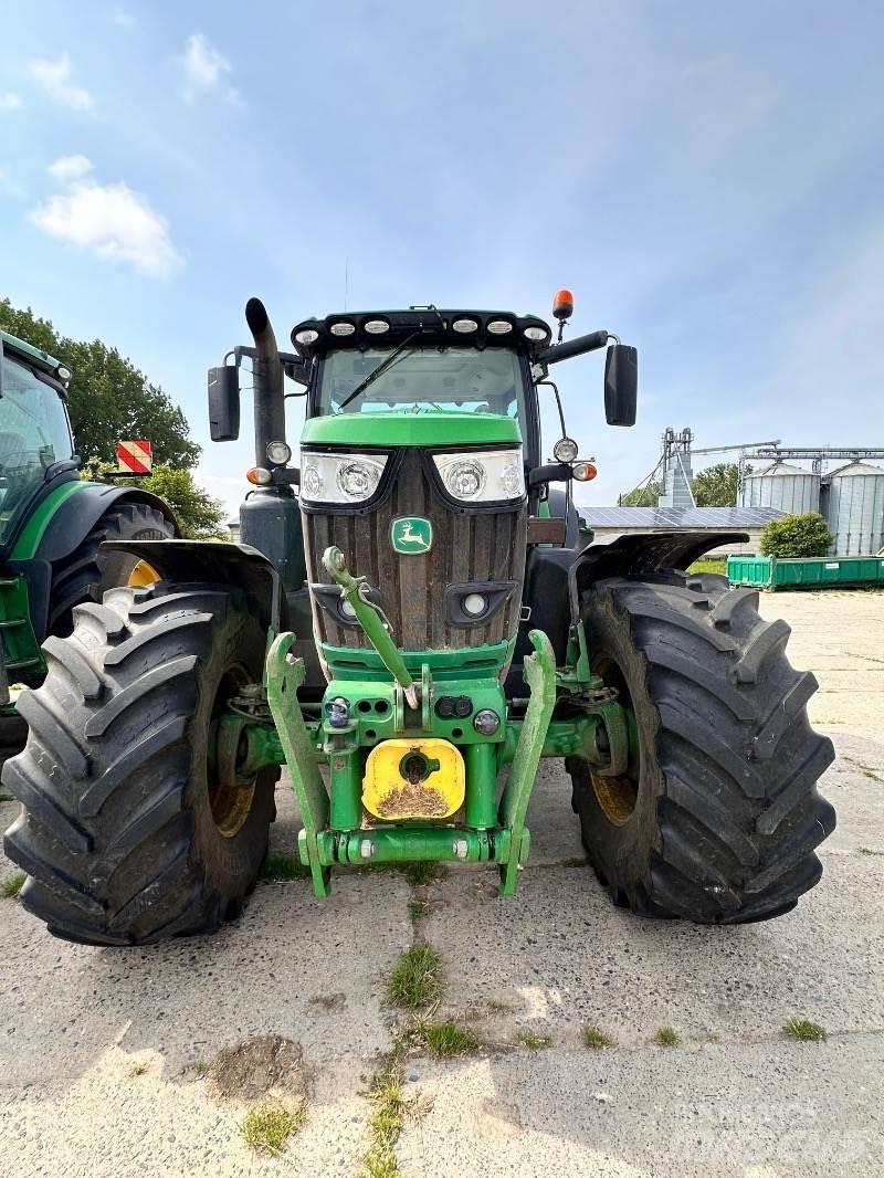 John Deere 6215R Τρακτέρ