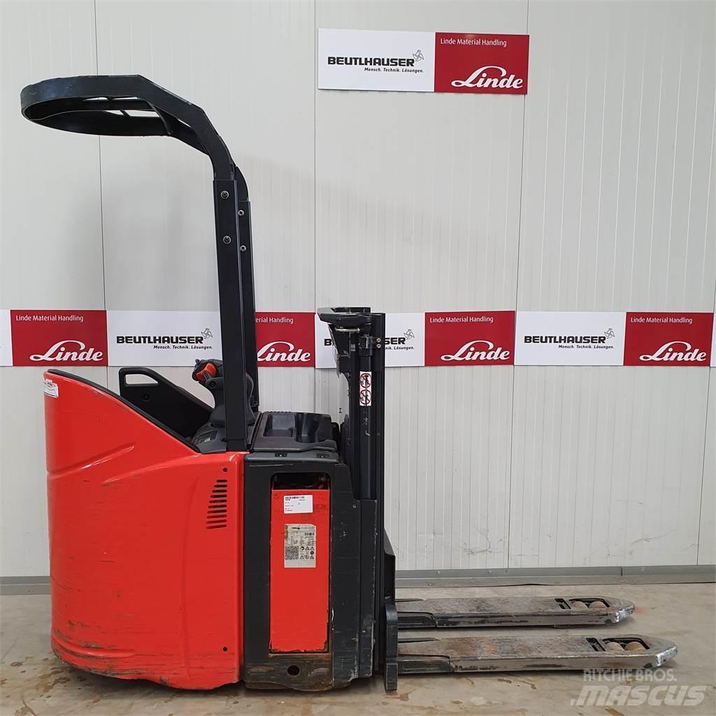 Linde D12SP Παλετοφόρα πεζού χειριστή με ιστό
