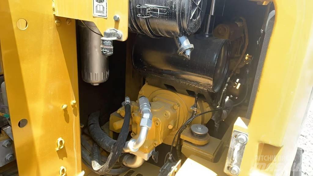 CAT 306 Εκσκαφείς με ερπύστριες