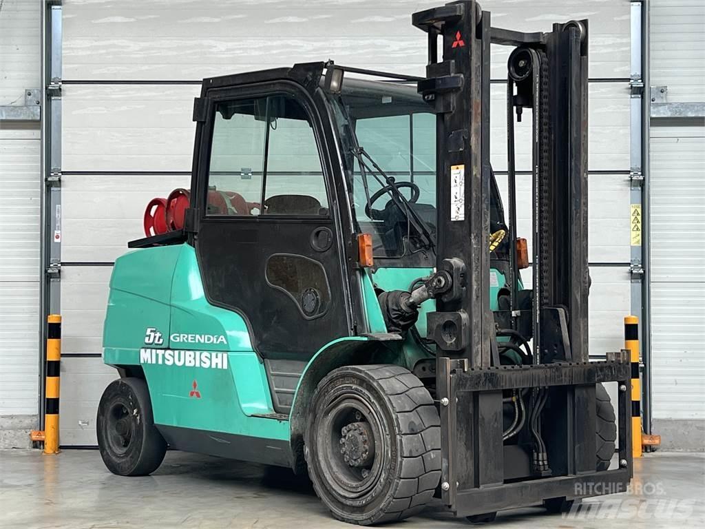 Mitsubishi FG 55 N Περονοφόρα ανυψωτικά κλαρκ με φυσικό αέριο LPG
