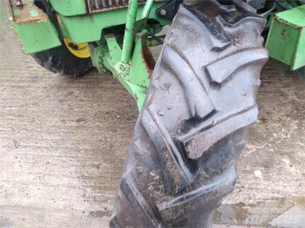 John Deere 1850 Τρακτέρ