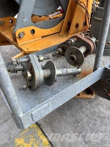 Liebherr 130 EC-B 6 Πυργογερανοί