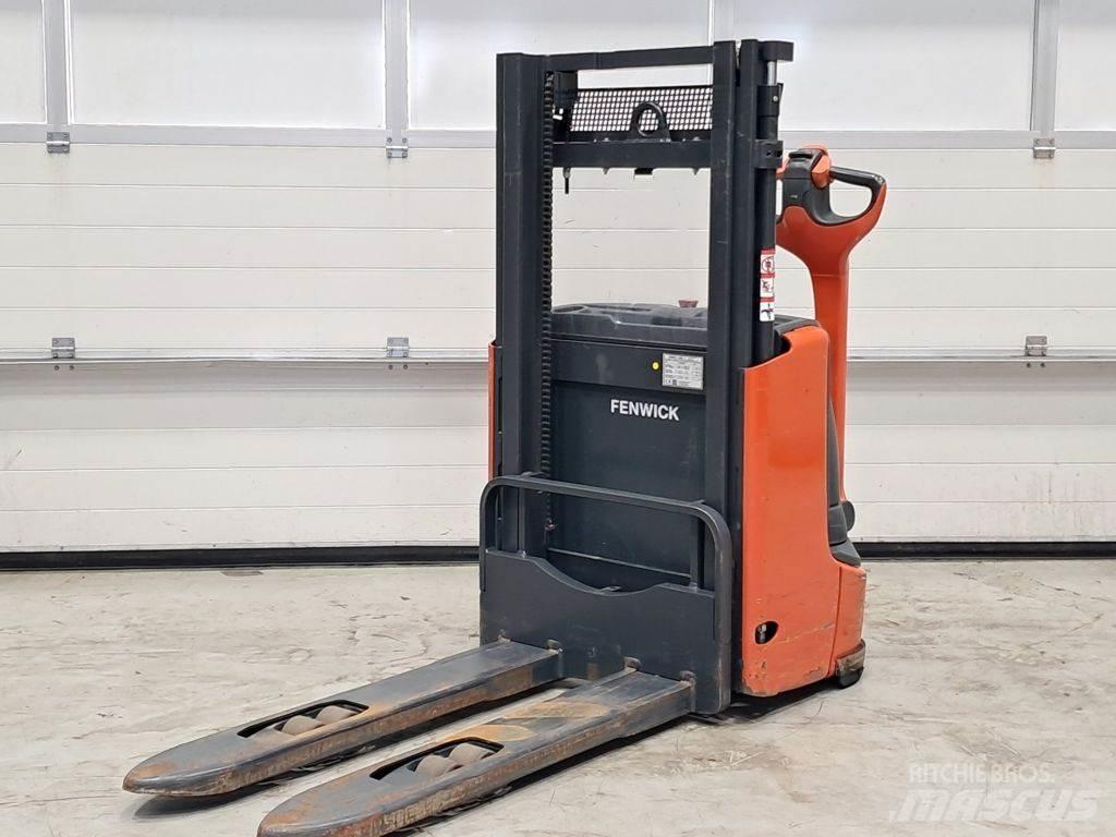 Linde L10 Παλετοφόρα πεζού χειριστή με ιστό