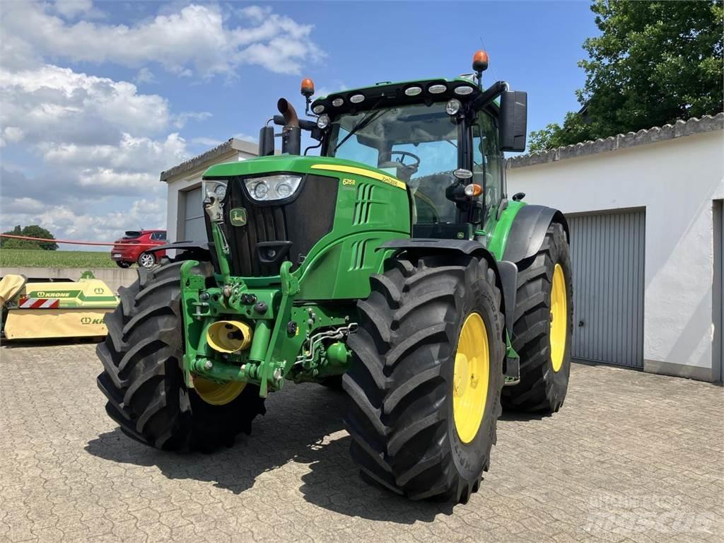 John Deere 6215R Τρακτέρ