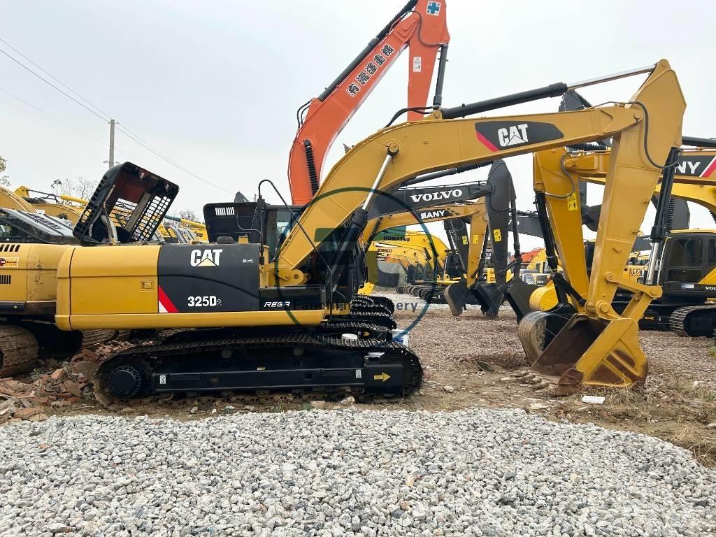 CAT 325 D2 Εκσκαφείς με ερπύστριες
