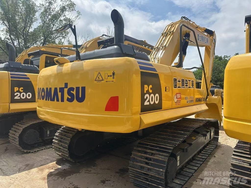 Komatsu PC 200 Εκσκαφείς με ερπύστριες