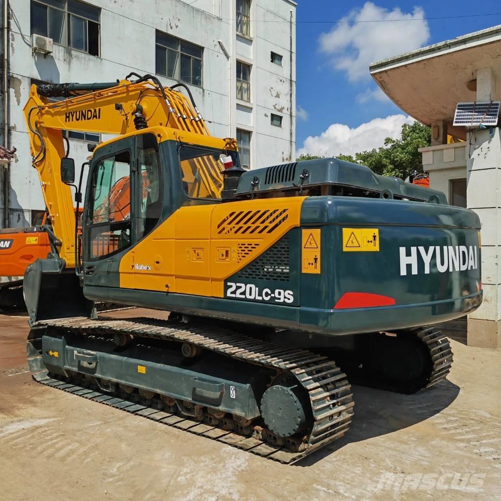Hyundai R220LC-9S Εκσκαφείς με ερπύστριες