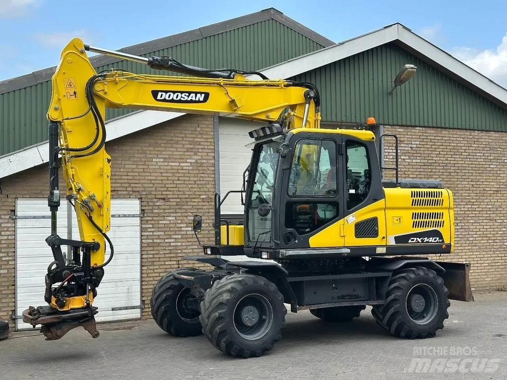 Doosan DX140W-5 Εκσκαφείς με τροχούς - λάστιχα