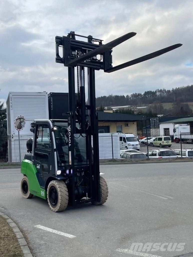 Toyota FVA450 Περονοφόρα ανυψωτικά κλαρκ με φυσικό αέριο LPG