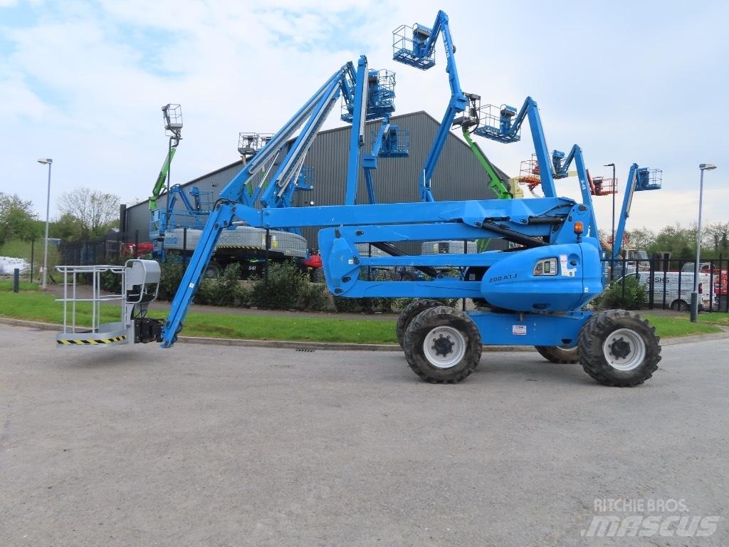 Manitou 200 ATJ Ανυψωτήρες με αρθρωτό βραχίονα