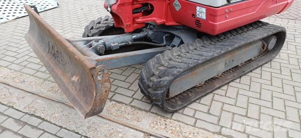 Takeuchi TB 235 CR Εκσκαφάκι (διαβολάκι) < 7t