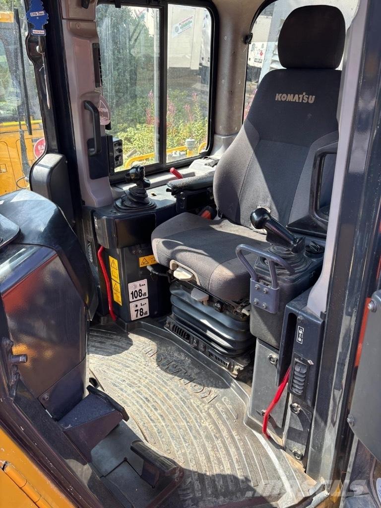 Komatsu D 65 PXi-18 Μπουλντόζες με ερπύστριες