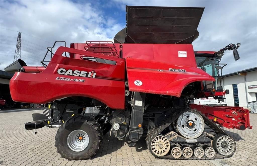 Case IH AF 8250 Θεριζοαλωνιστικές μηχανές