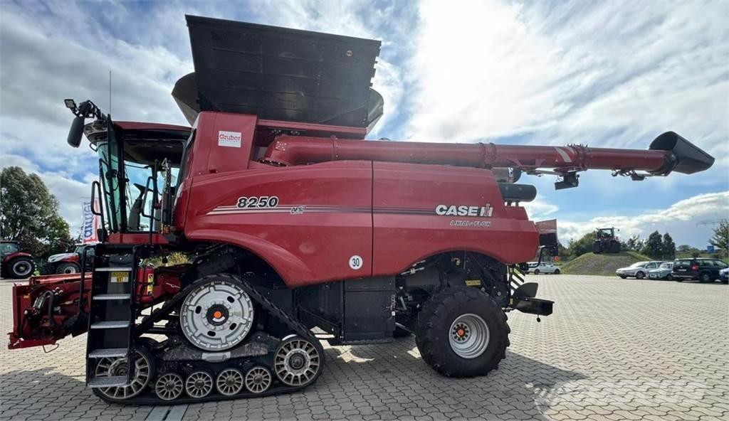 Case IH AF 8250 Θεριζοαλωνιστικές μηχανές