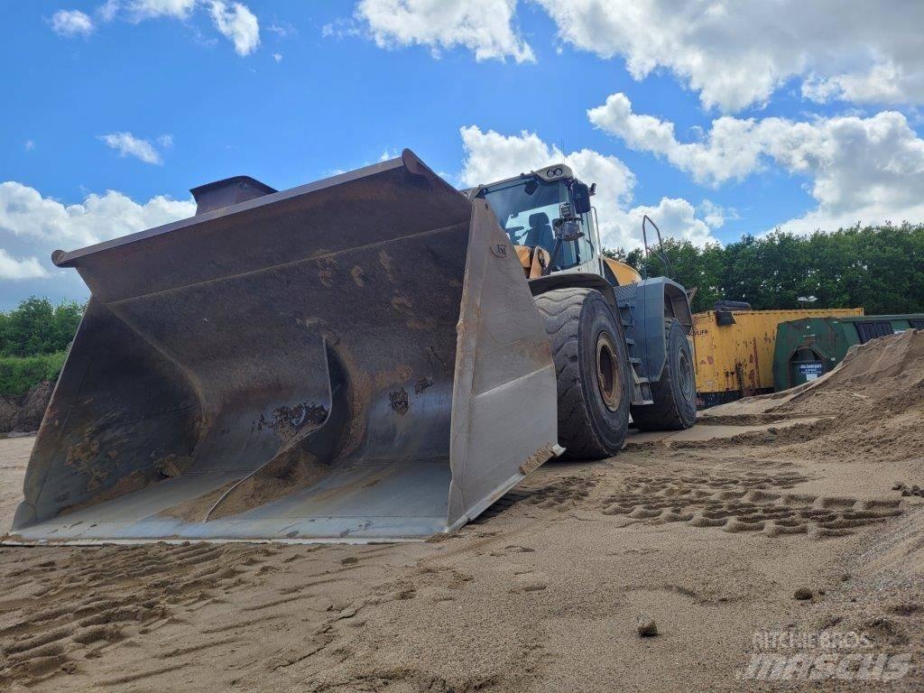 Liebherr L 586 Φορτωτές με λάστιχα (Τροχοφόροι)