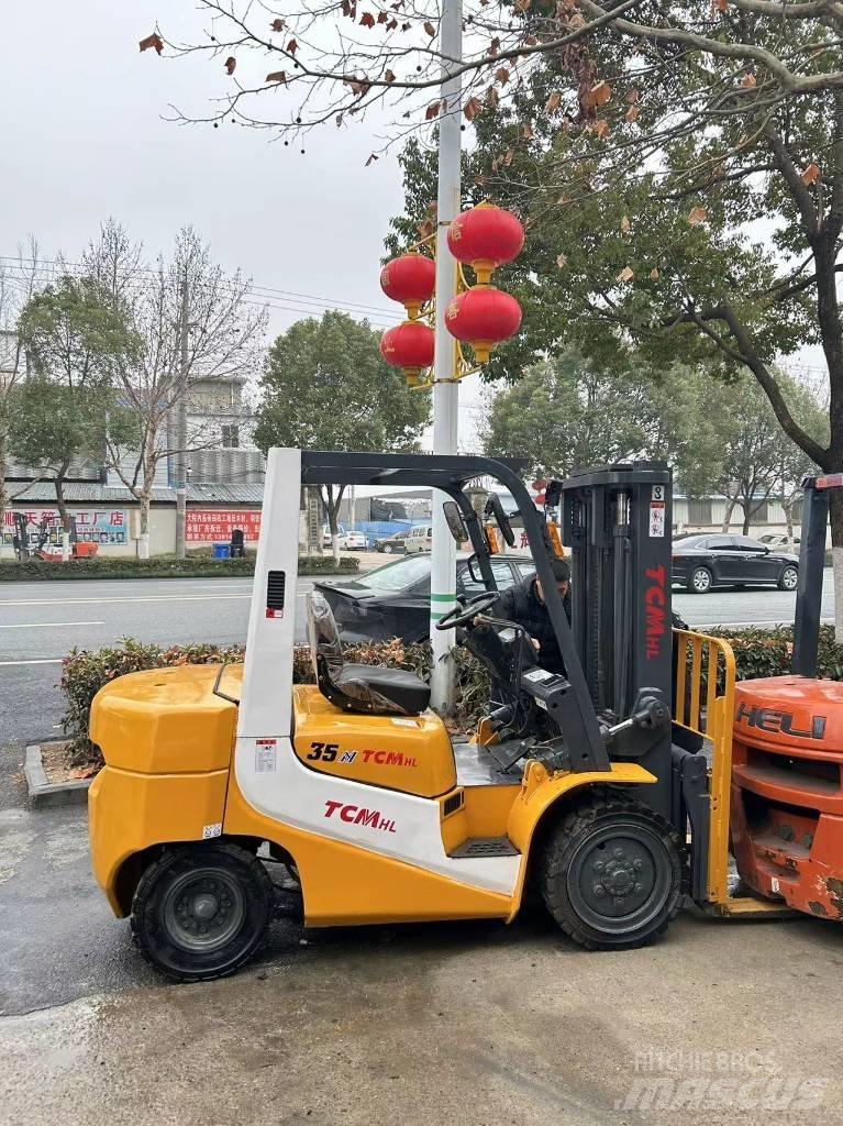 TCM 35 Πετρελαιοκίνητα Κλαρκ